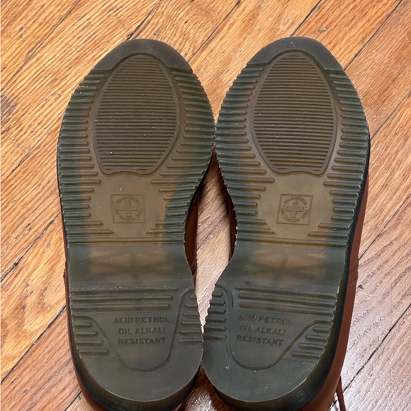 NWOT Dr. Martens Leather Shoes ๐ US7 / EU38 - Picture 5 of 5